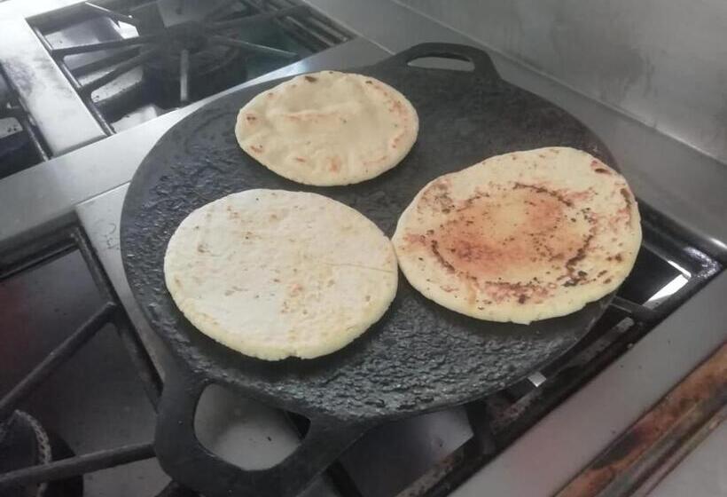 مبيت وإفطار Donde Familia Manito