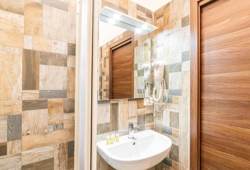 تختخواب و صبحانه Corso 138 By Domusextra