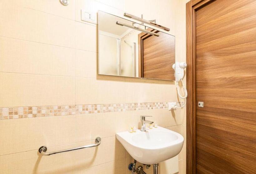 تختخواب و صبحانه Corso 138 By Domusextra