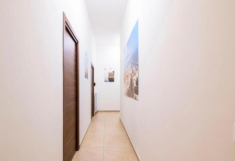 تختخواب و صبحانه Corso 138 By Domusextra