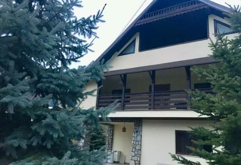 پانسیون Casa Cris