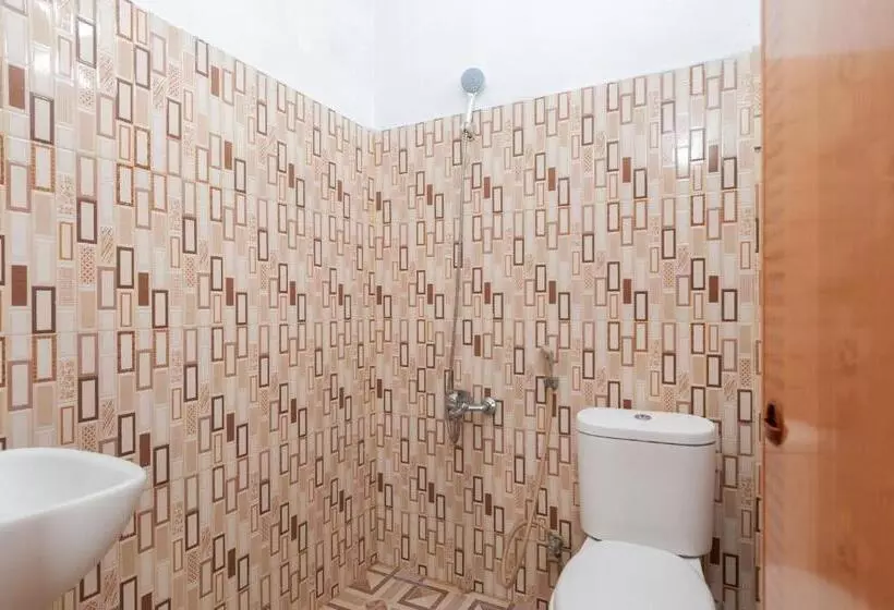 Urbanview Hotel Nisura Homestay Medan By Reddoorz