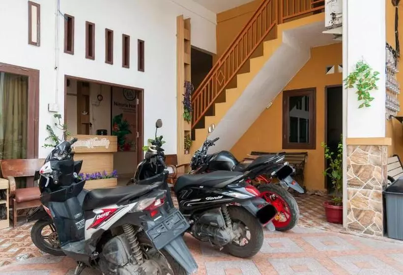 Urbanview Hotel Nisura Homestay Medan By Reddoorz