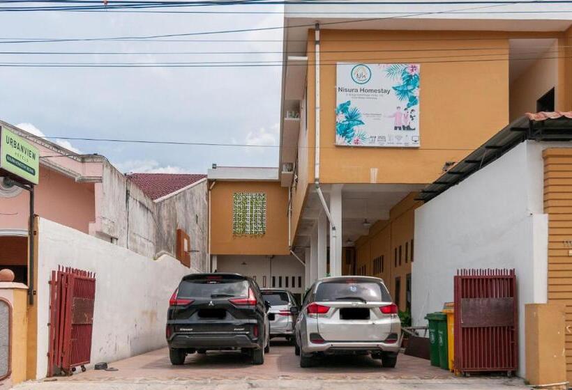 Urbanview Hotel Nisura Homestay Medan By Reddoorz