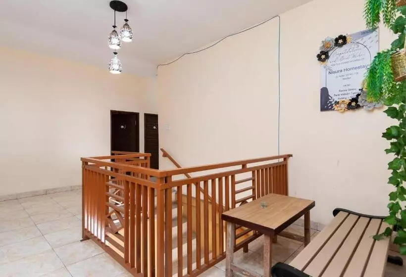 Urbanview Hotel Nisura Homestay Medan By Reddoorz