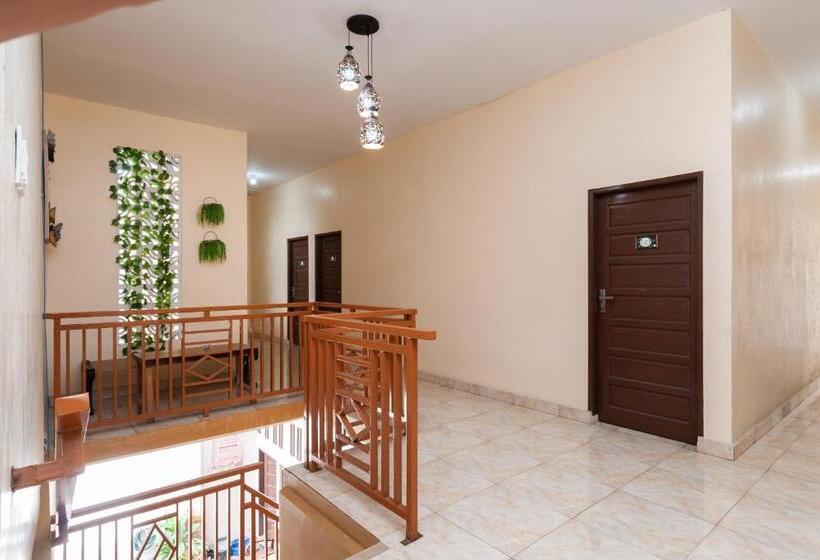 Urbanview Hotel Nisura Homestay Medan By Reddoorz