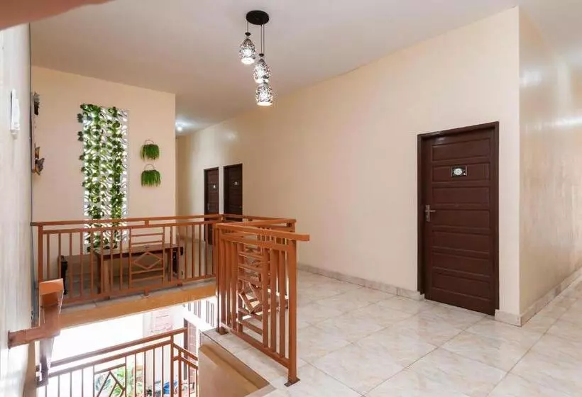 Urbanview Hotel Nisura Homestay Medan By Reddoorz