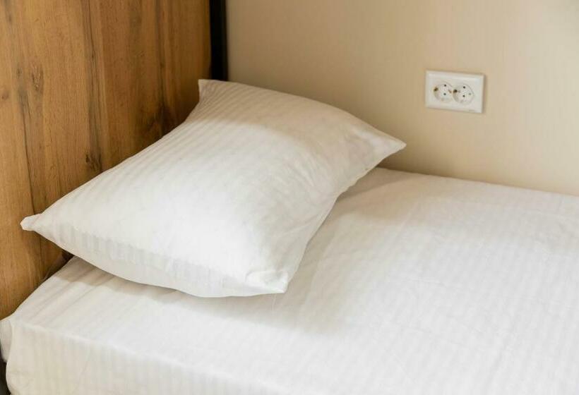 Safarov S Family Hostel