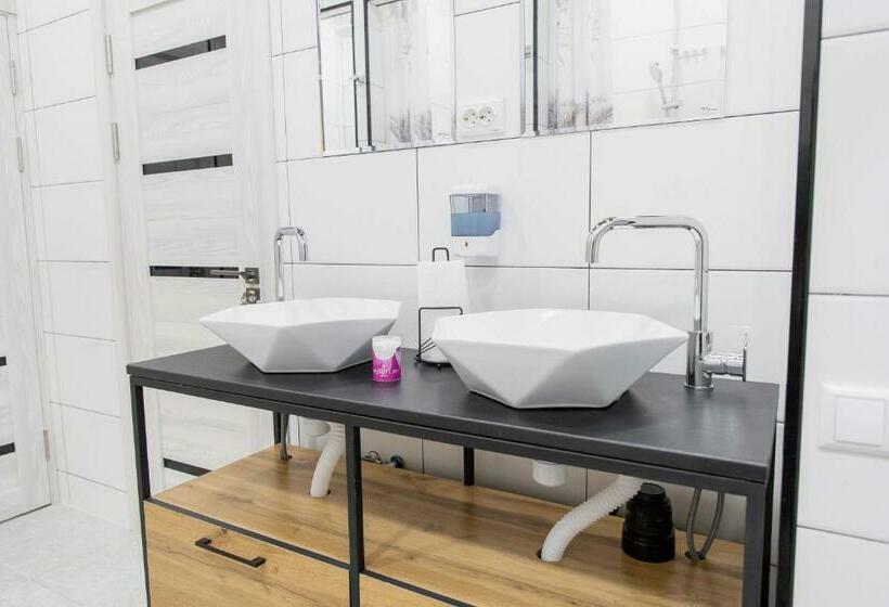 Safarov S Family Hostel