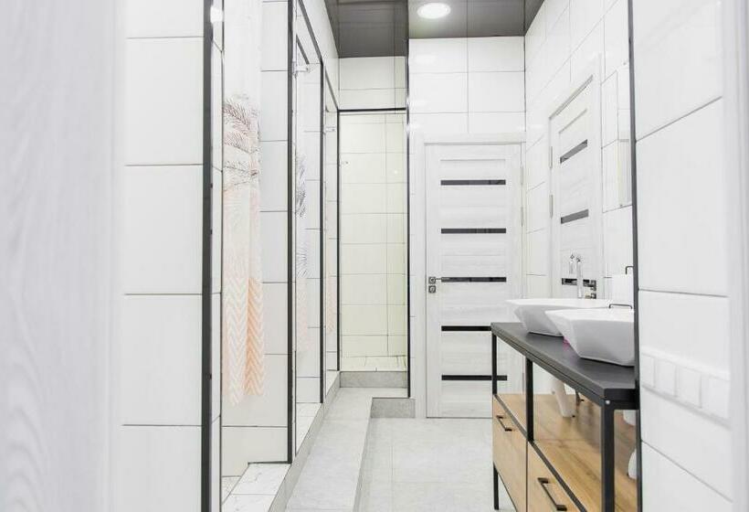 Safarov S Family Hostel