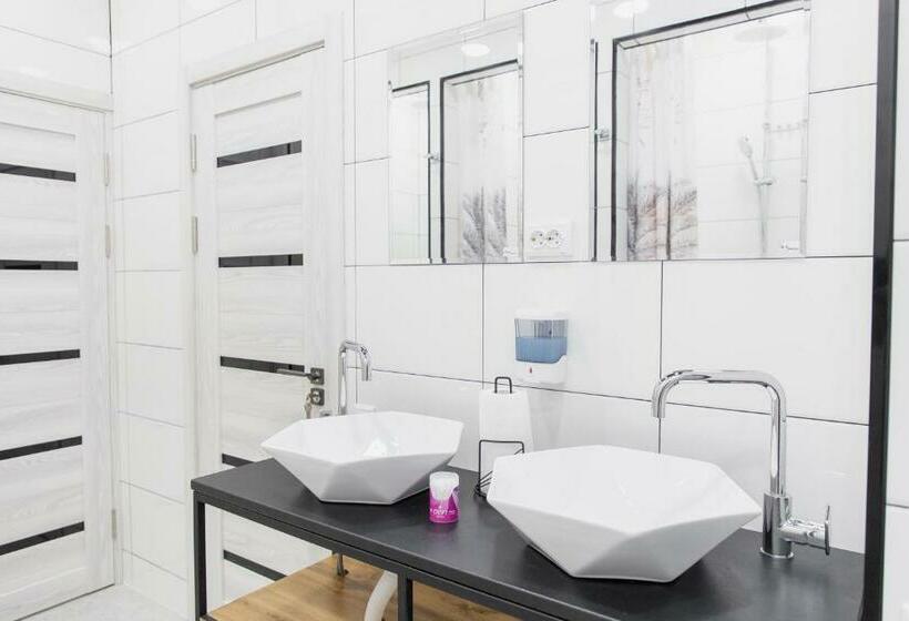 Safarov S Family Hostel