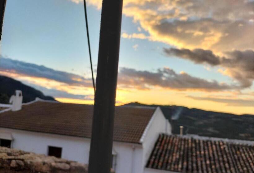 민박 Casa En Zuheros 4 A 5 Personas