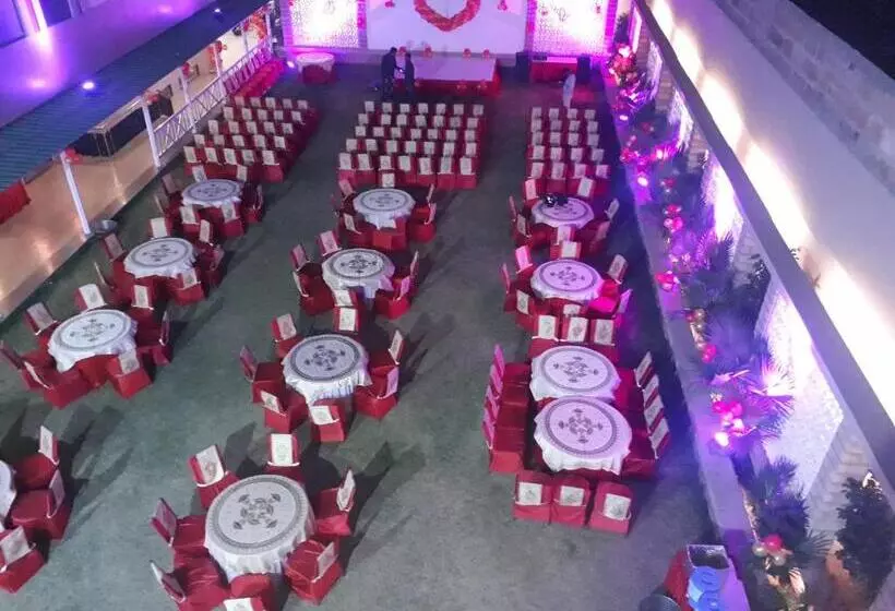 تختخواب و صبحانه Rajwara Palace Jodhpur