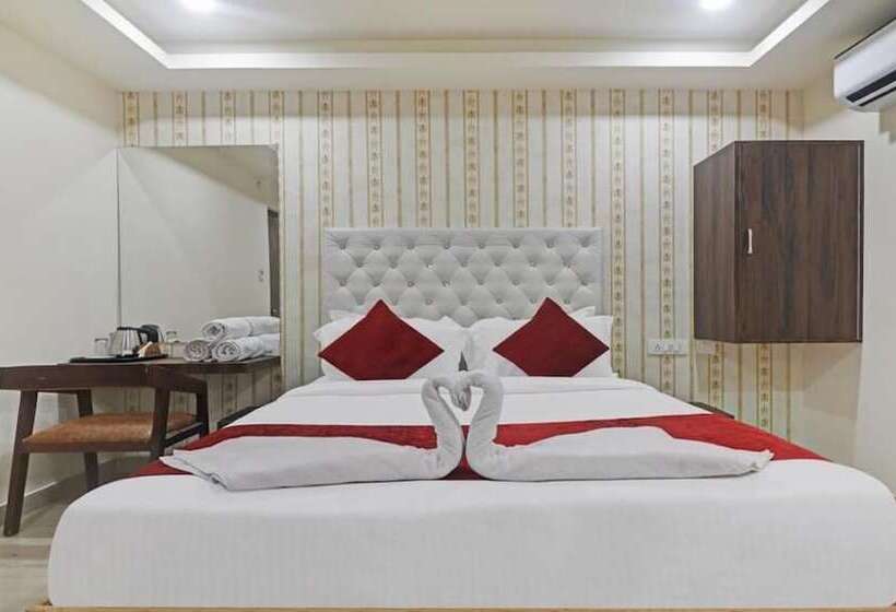 فندق Bright Airport Zone Shamshabad