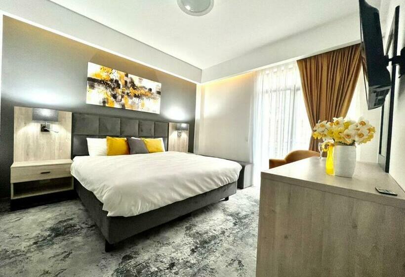 بنسيون Majestic Boutique