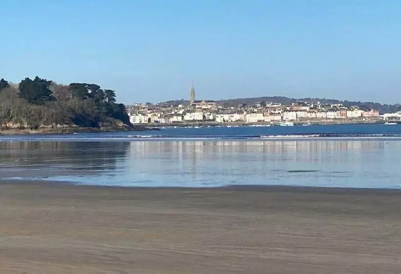 Aamiaismajoitus (B&B) Chambre D Hôtes De Kermoal