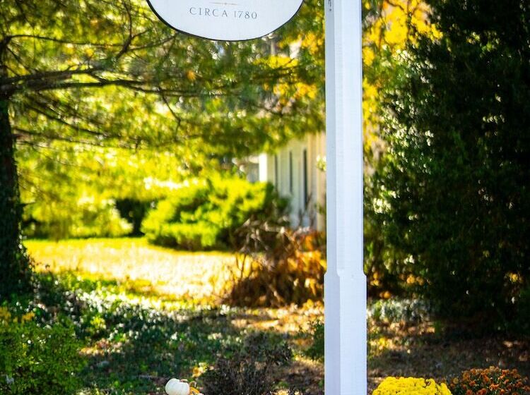 مبيت وإفطار Hollymead House