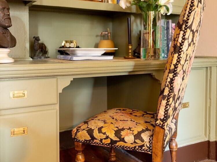 مبيت وإفطار Hollymead House