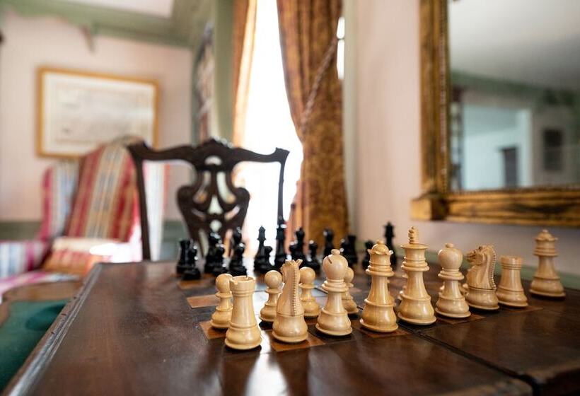 مبيت وإفطار Hollymead House