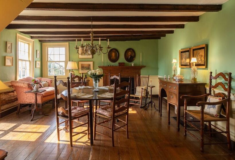 مبيت وإفطار Hollymead House