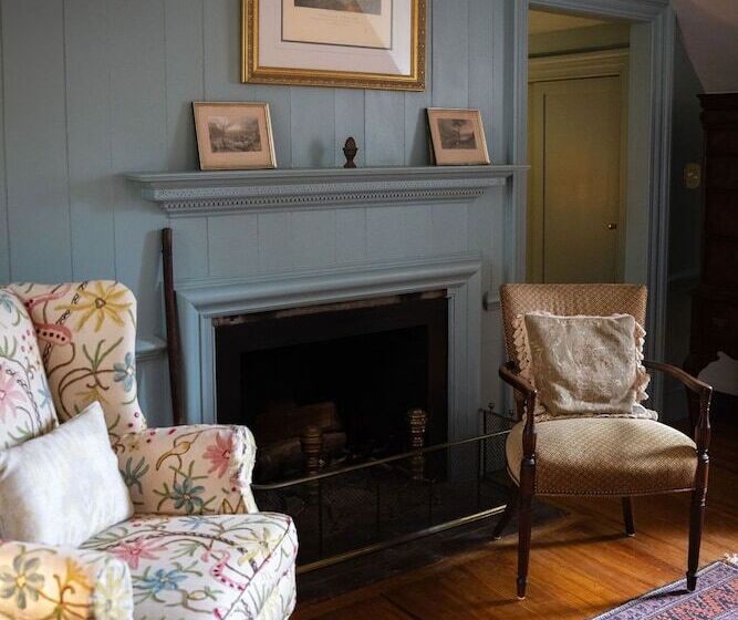 مبيت وإفطار Hollymead House