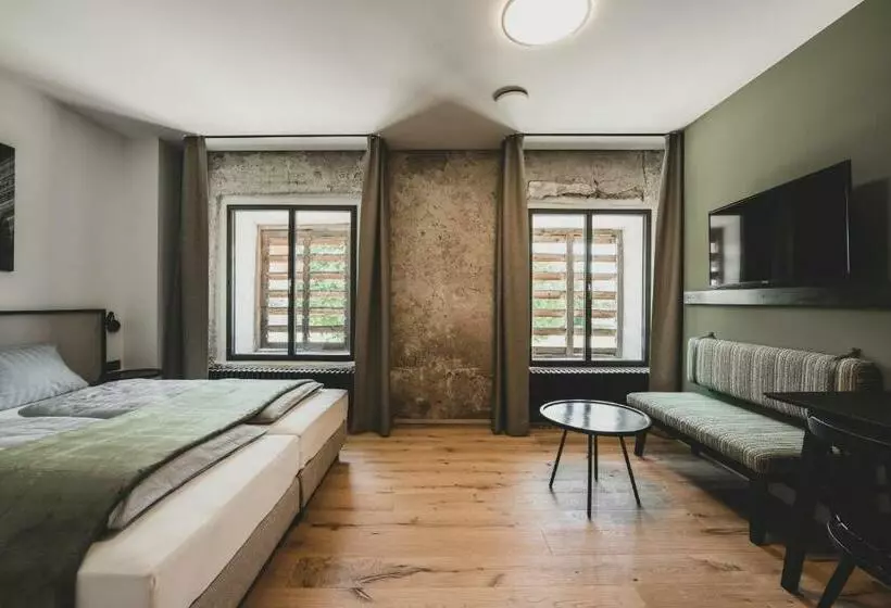 Landhotel Alte Zollstation  Historical Building