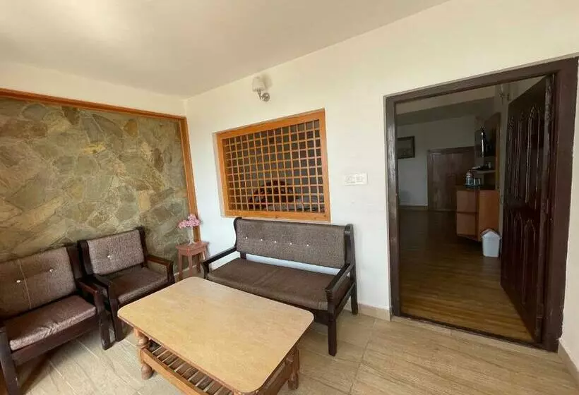 Hotelli Shri Shail Inn