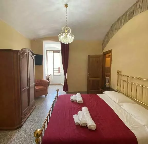 Majatalo La Torre Della Piramide