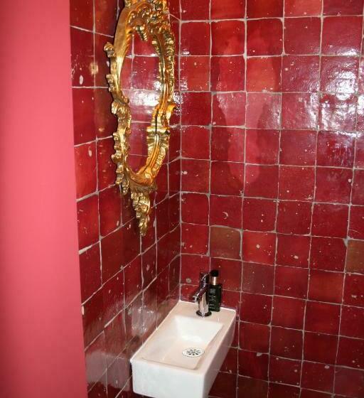 بنسيون Sint Andries Suites