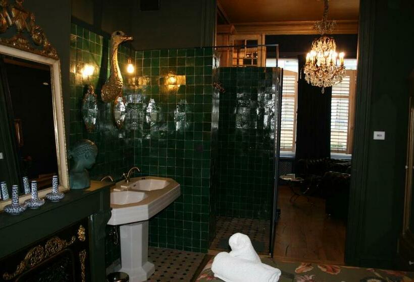 بنسيون Sint Andries Suites