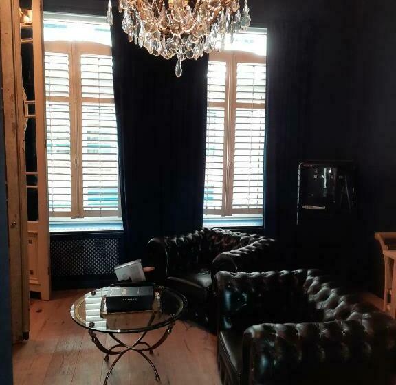 بنسيون Sint Andries Suites