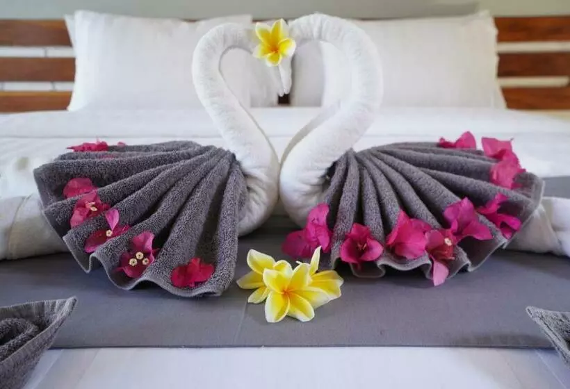 ホテル Driftwood Lombok