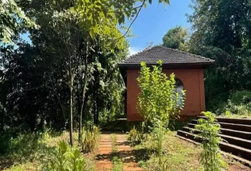 Hotelli Kingsden Island Resort