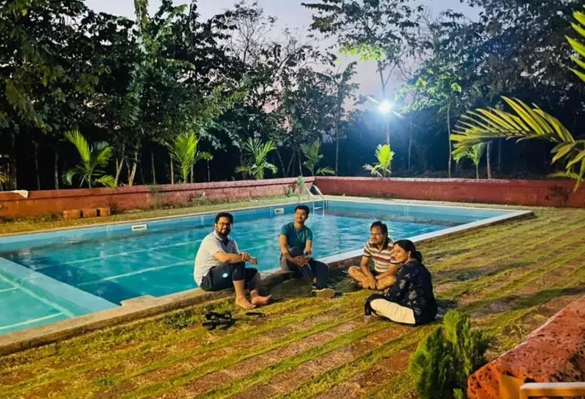 Hotelli Kingsden Island Resort