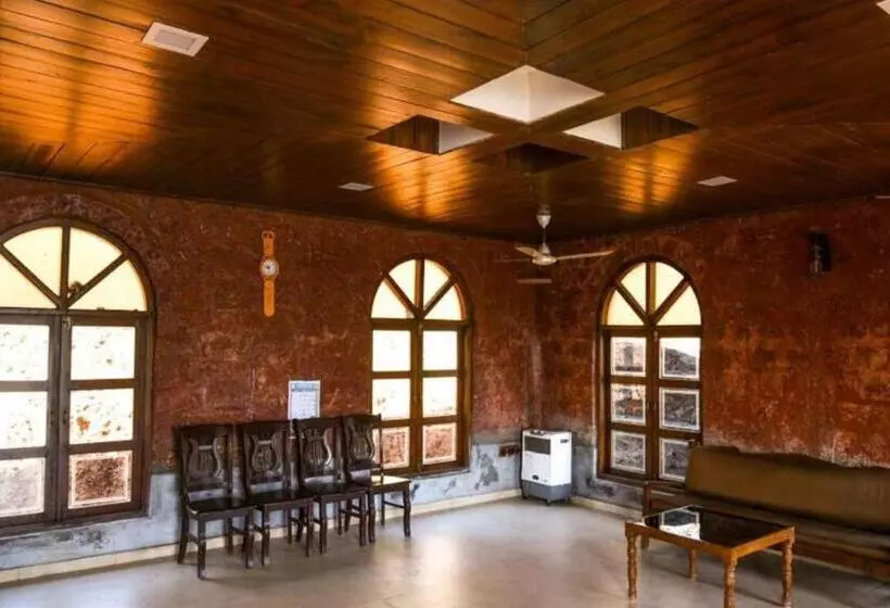 Hotelli Kingsden Island Resort