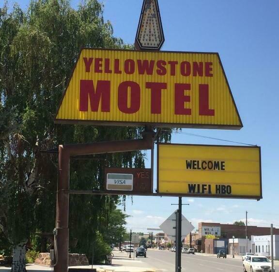 Yellowstone Motel