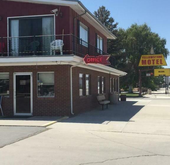 Yellowstone Motel