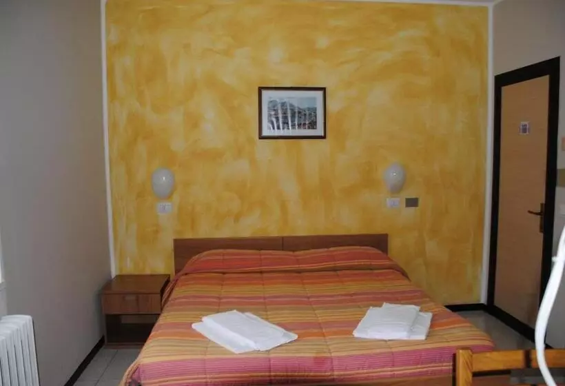 Hotelli Albergo Del Mera Ristorante Da Lui