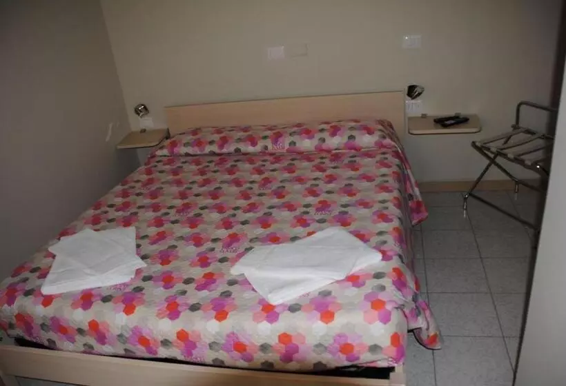 Hotelli Albergo Del Mera Ristorante Da Lui