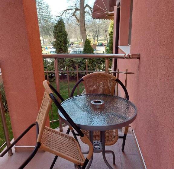 膳宿费 къща за гости хриси