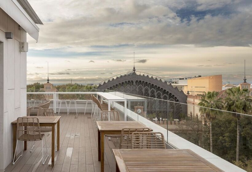 هتل Petit Palace Vargas