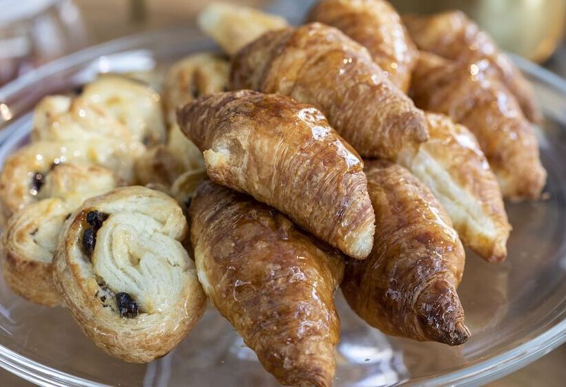 هتل Petit Palace Vargas