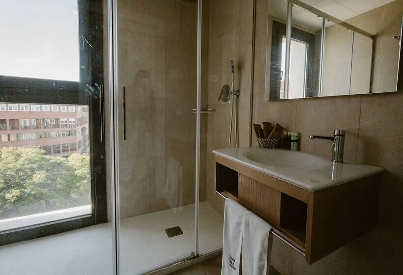 هتل Petit Palace Vargas