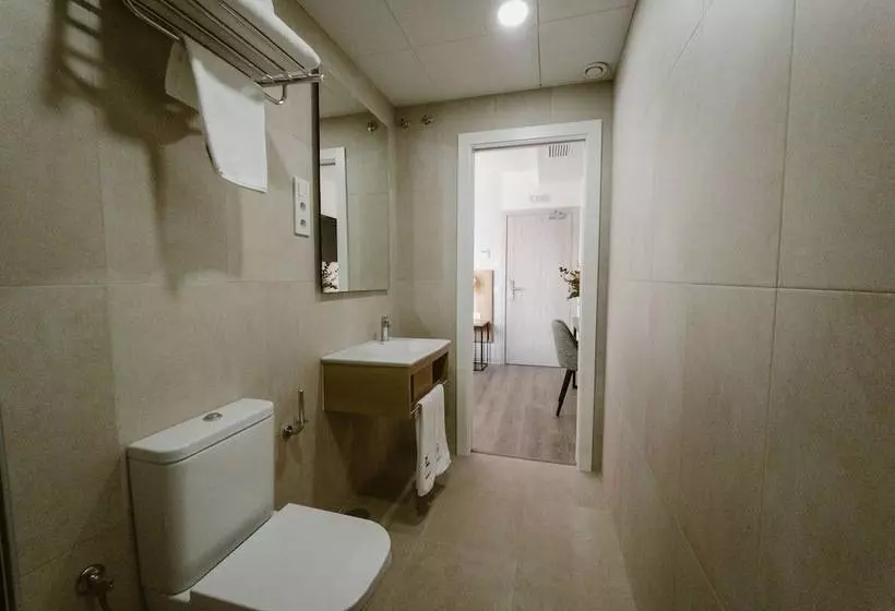 هتل Petit Palace Vargas