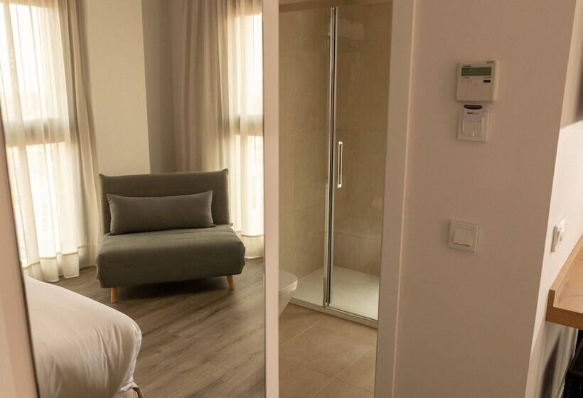 هتل Petit Palace Vargas