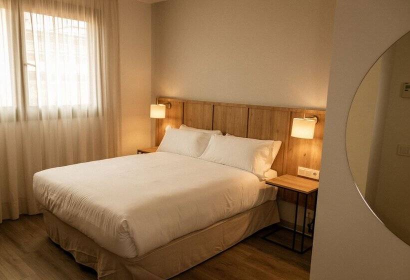 هتل Petit Palace Vargas