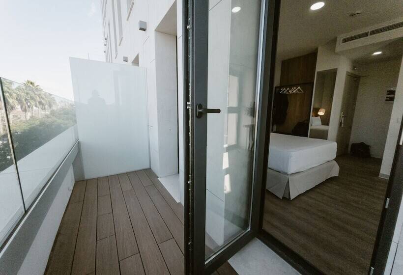 هتل Petit Palace Vargas