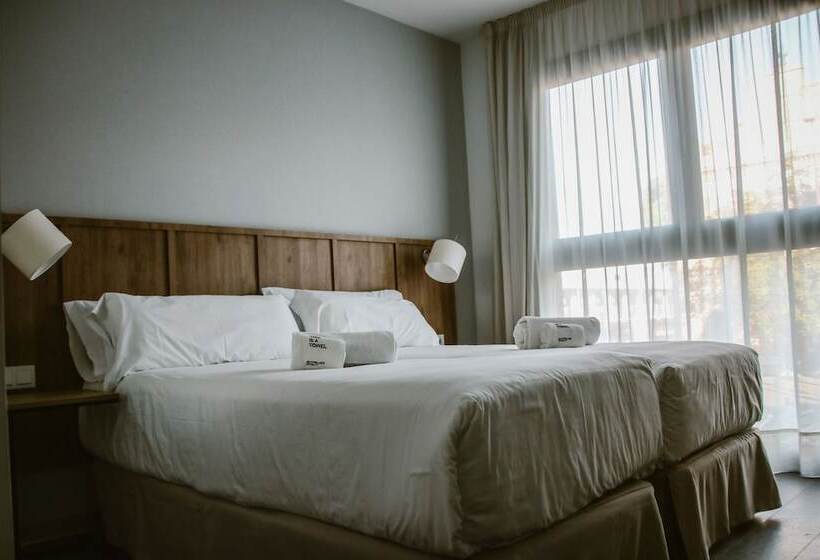 هتل Petit Palace Vargas