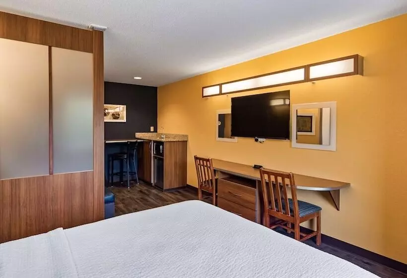 Хостел Surestay Plus Hotel By Best Western Keyser