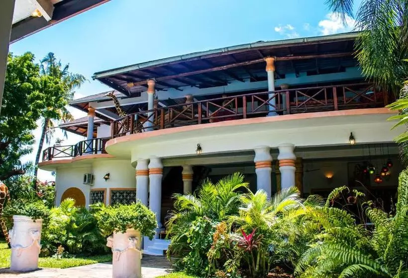 هتل African House Resort